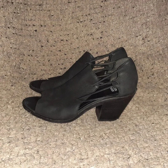 EILEEN FISHER -Nikki-Peep Toe-Block Heel-Black Nubuck Leather-Sz 9-Excellent - Picture 2 of 9